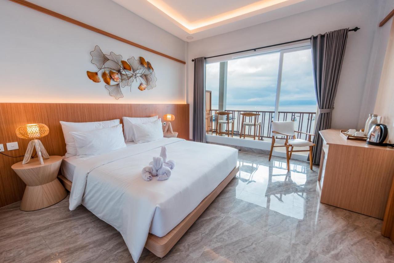 Deluxe Room with Ocean View